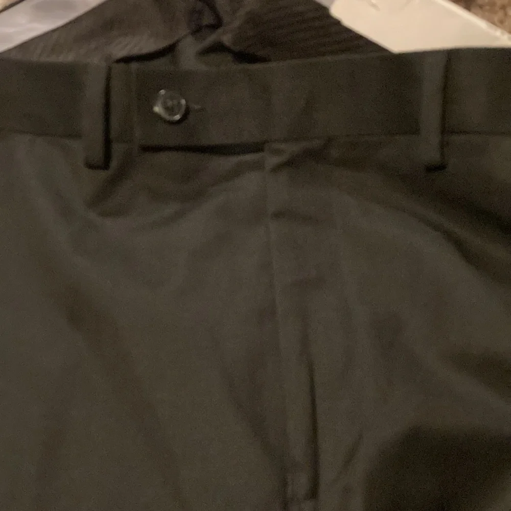 Men’s Van Heusen, black dress pants - Picture 3 of 4